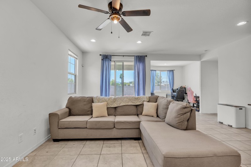 12375_W_Whyman_Ave12