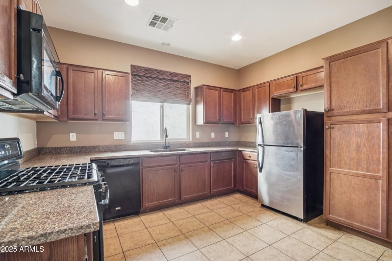 12-print-N Evergreen St-2106-012