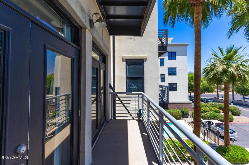 914 E Osborn #208-11