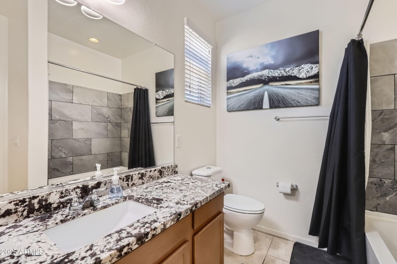 7665 W Fetlock Trail - MLS Sized - 018 -