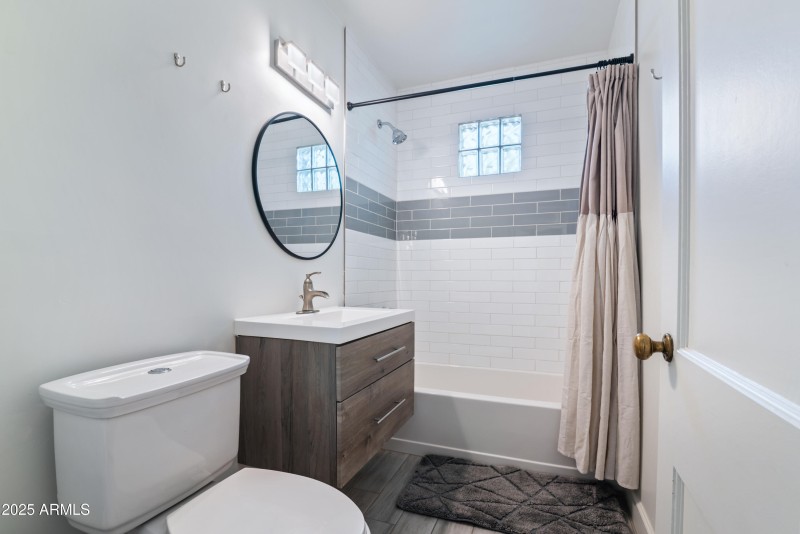 17_9520 n central ave-17