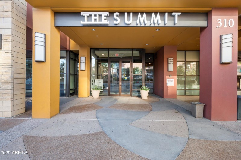 02-The Summit Entrance