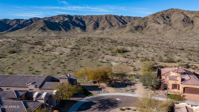 Walk to Hiking & Biking Trails