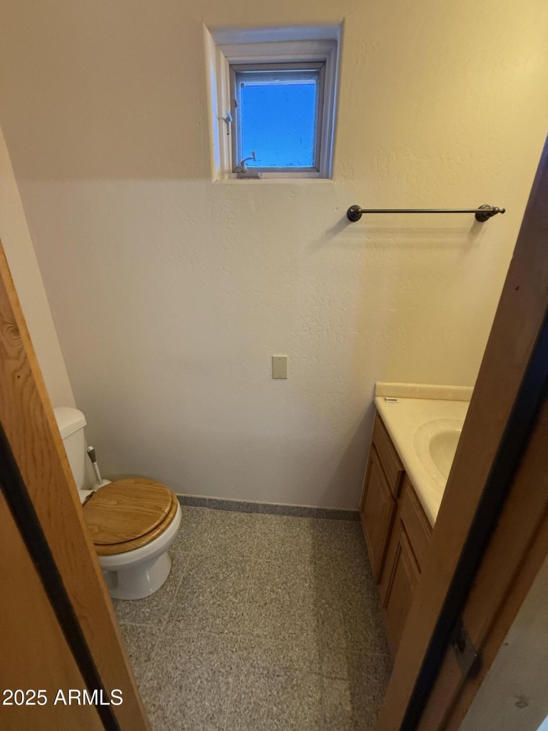 1/2 bath in utility room