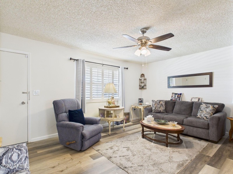 14-web-or-mls-CAM03379G0-PR0127-STILL014