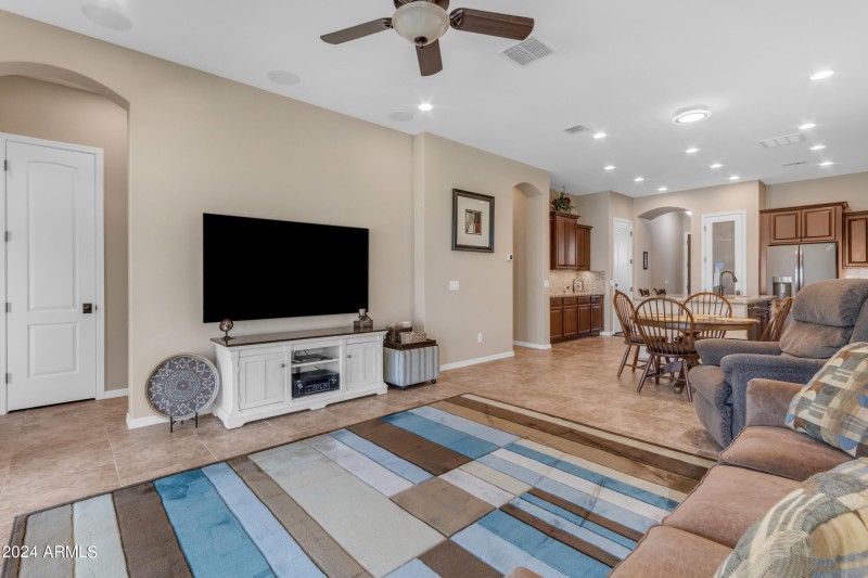 043_a4m_tom jovanovski