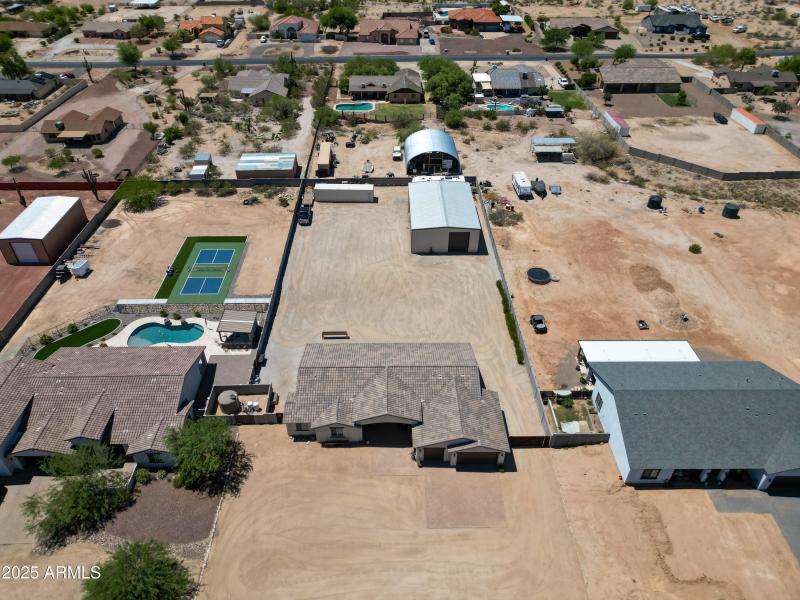 Impressive Multi-Zone Layout