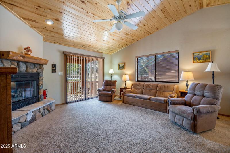 2353 S Buffalo Loop Overgaard AZ