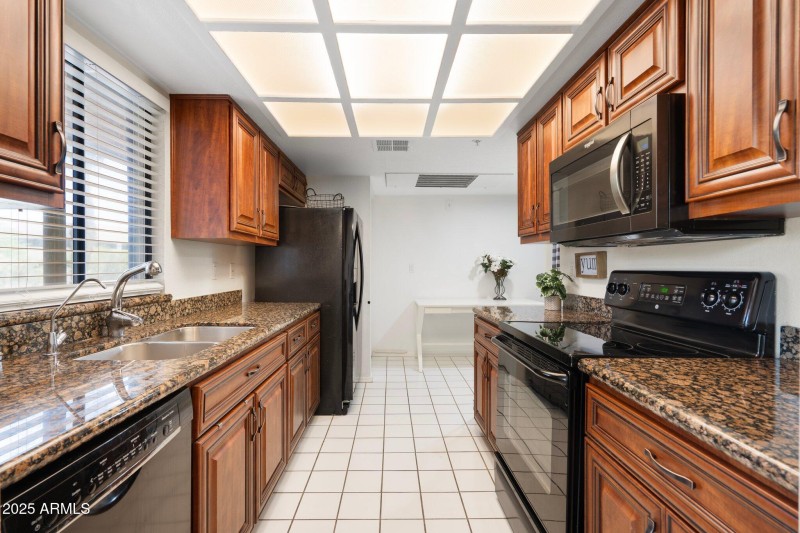 2-web-or-mls-QVB09170 - Copy