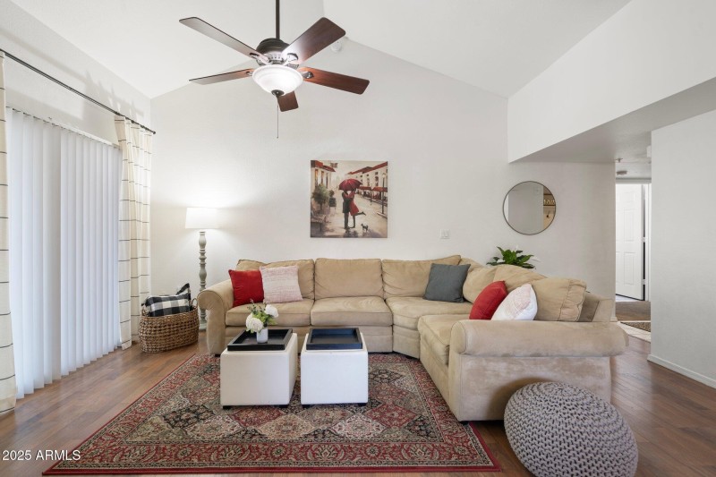 29-web-or-mls-QVB09258