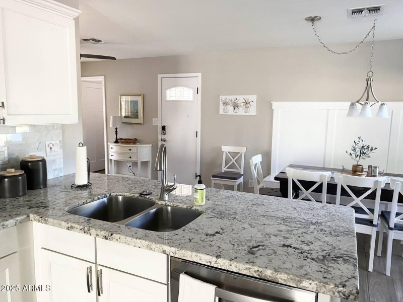 9380e895-4919-40b2-a1f2-a1af75051086