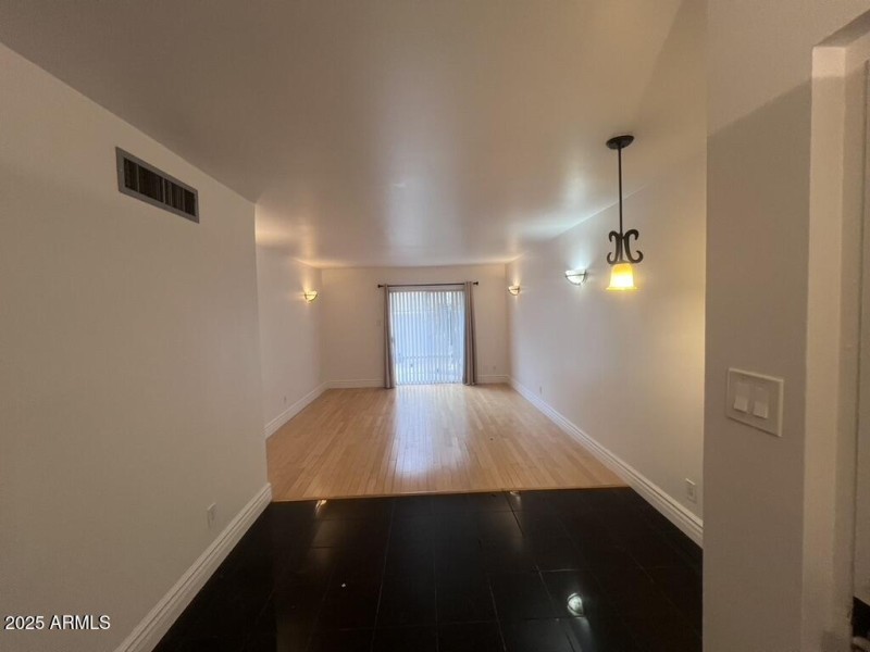 84A5E992-5DE1-4142-BBEA-26B1DE081530_1_1