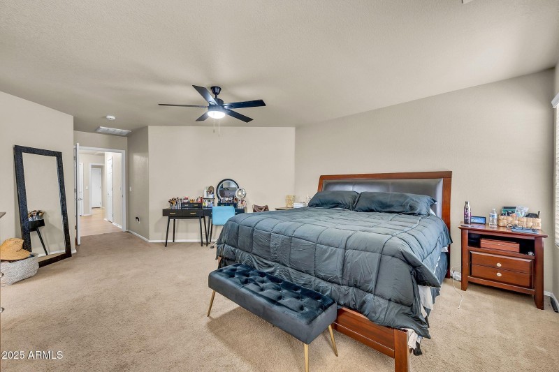 1147 E Harvest Rd-20