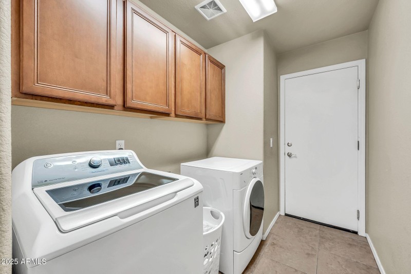 1147 E Harvest Rd-28