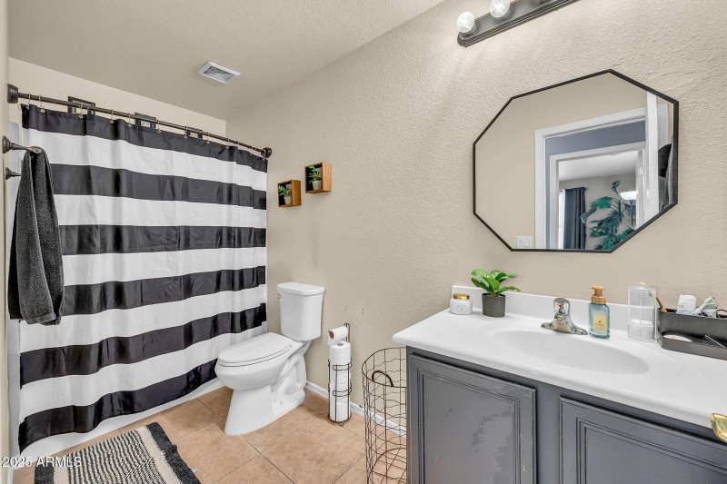 1147 E Harvest Rd-32