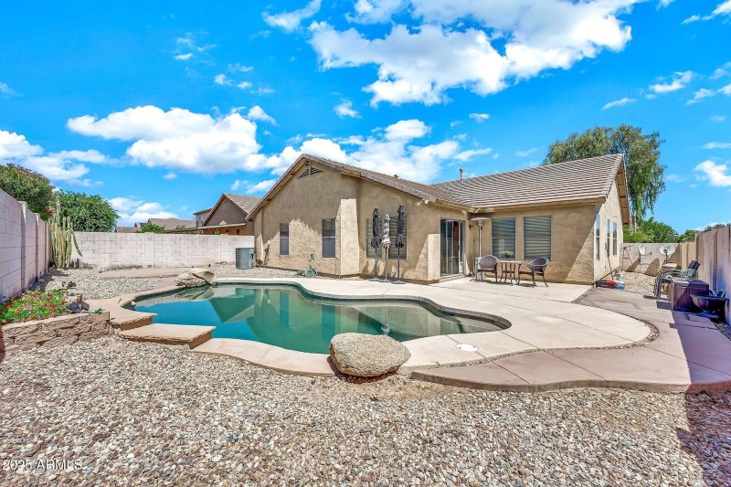 1147 E Harvest Rd-37