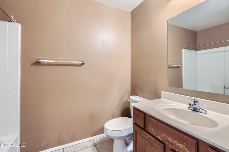 Downstairs full bath