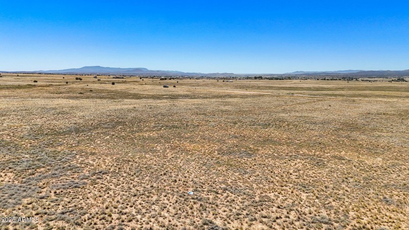 15-Lot Photo (3)