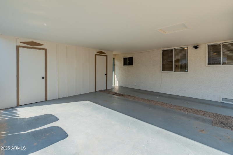 1407 E Mountain View Rd-37