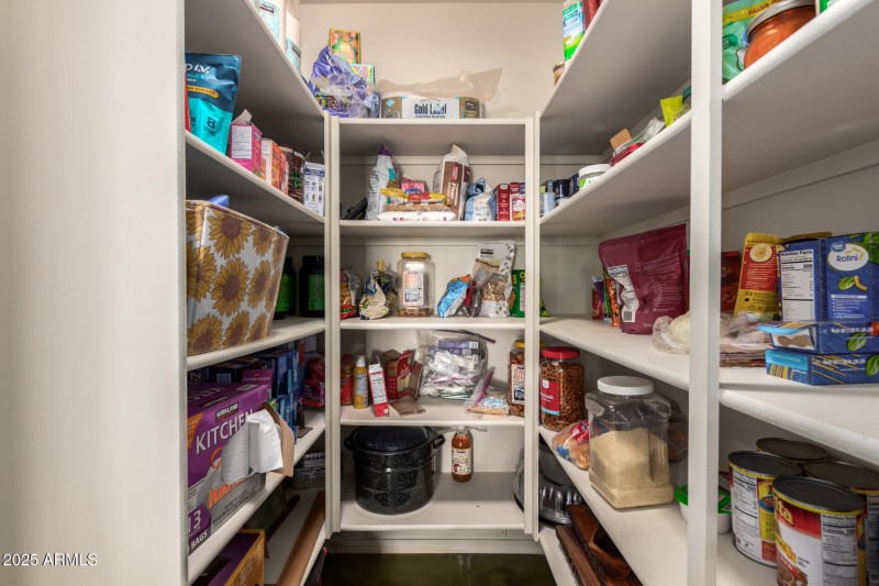 Walk-in Pantry