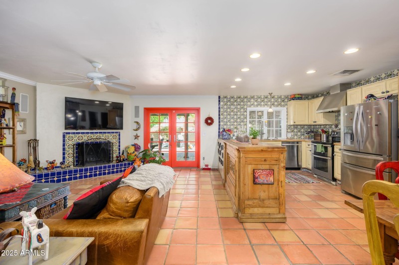 8-web-or-mls-Crocus-16