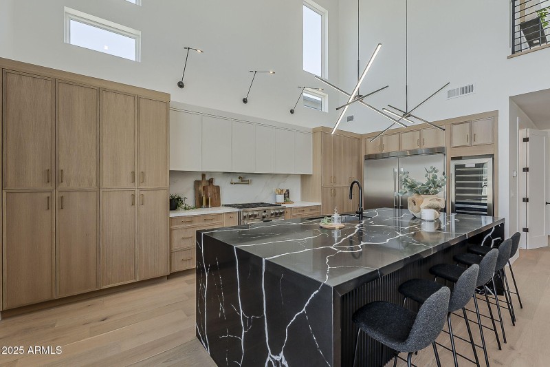 13-web-or-mls-Piccadilly-13