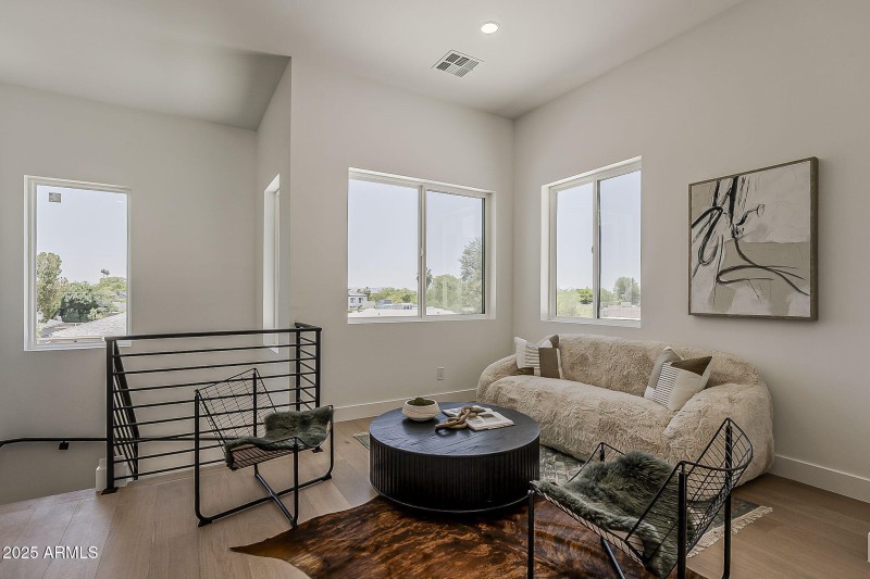 46-web-or-mls-Piccadilly-46