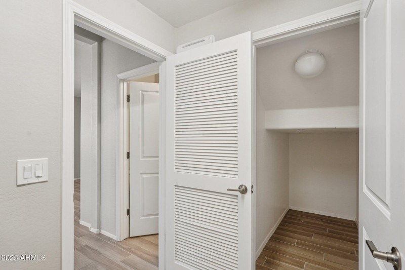 24-web-or-mls-W Encanto Blvd-2106-020