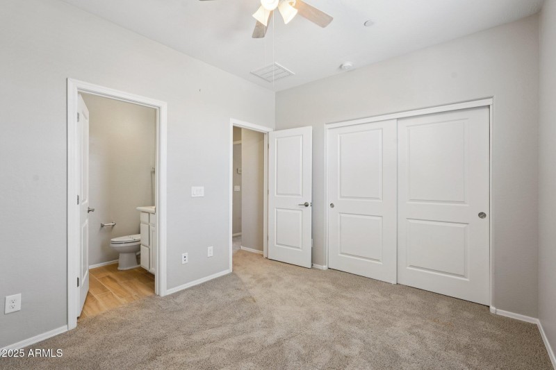 28-web-or-mls-W Encanto Blvd-2106-024