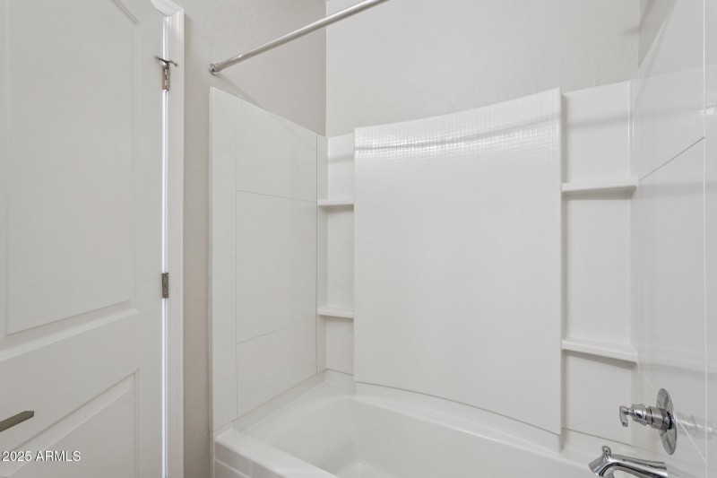 30-web-or-mls-W Encanto Blvd-2106-026