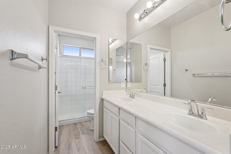 39-web-or-mls-W Encanto Blvd-2106-033