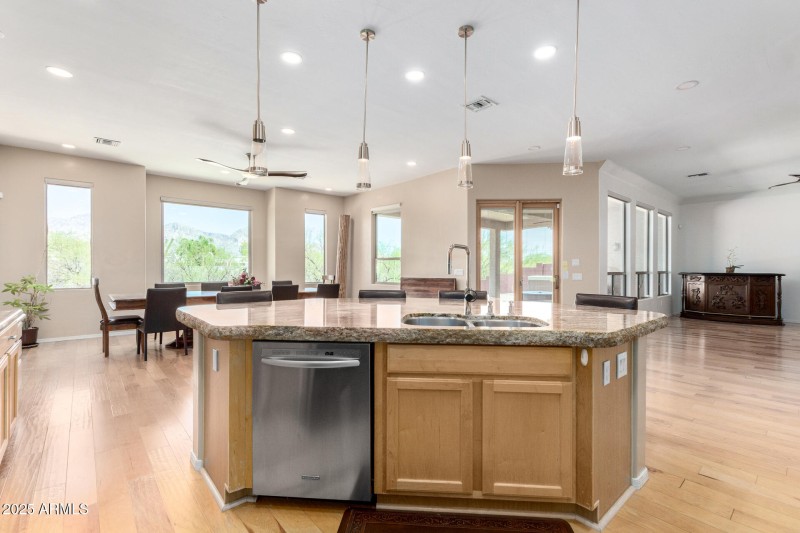 Island with Sink and Seating