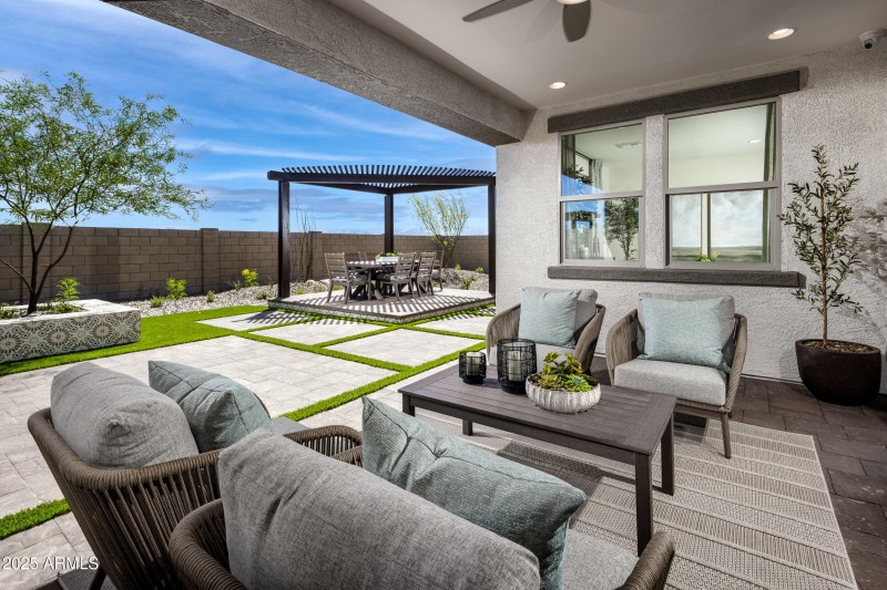 03_BR_Mariposa_Lily_Outdoor Room