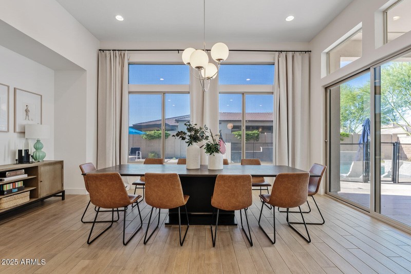 Eat-In Kitchen Dining