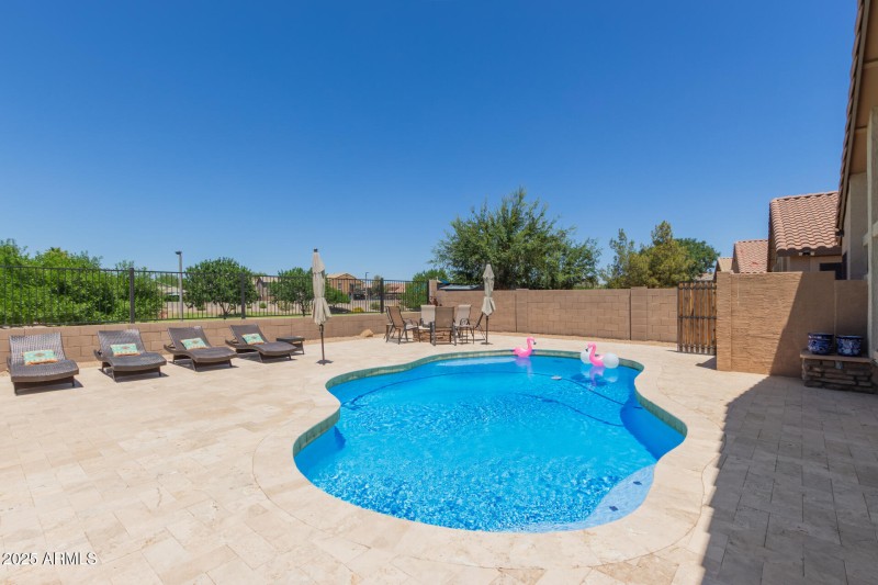 Gorgeous travertine patio