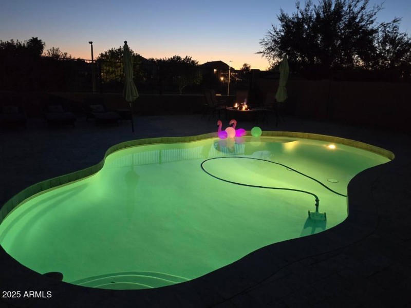 Spectacular nighttime living space