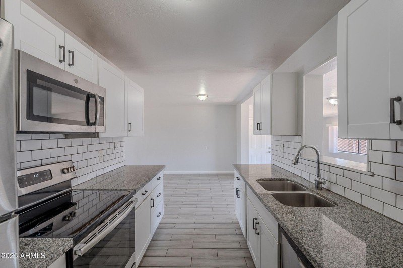 11-web-or-mls-North-11