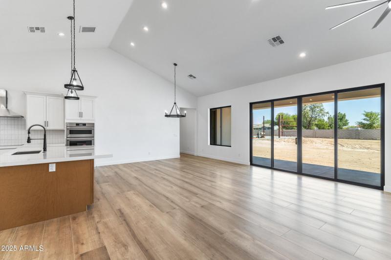 3989 E Freeman Ln-22