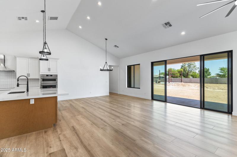 3989 E Freeman Ln-23