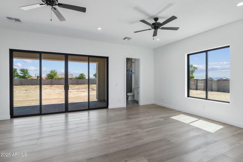 3989 E Freeman Ln-32