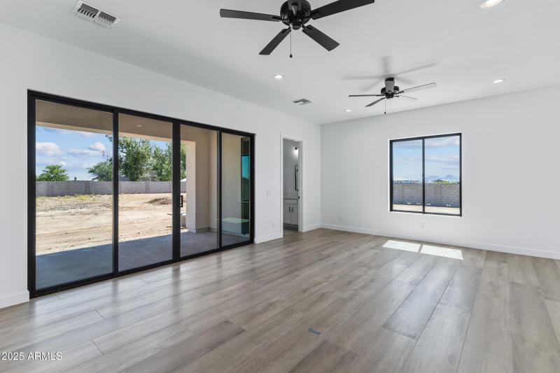 3989 E Freeman Ln-34