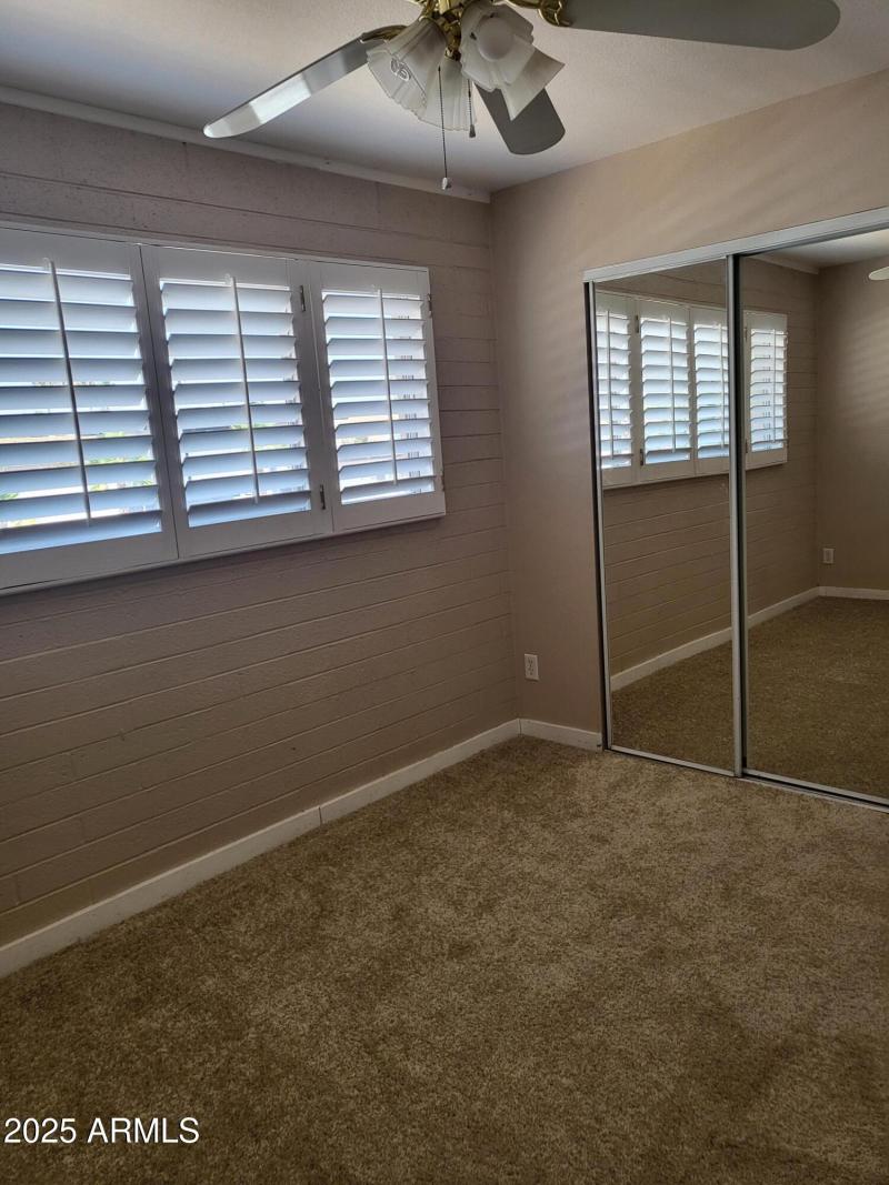 MIRRORED CLOSET DOORS