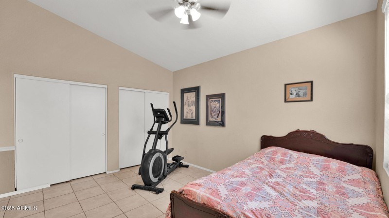 21-web-or-mls-P1085263