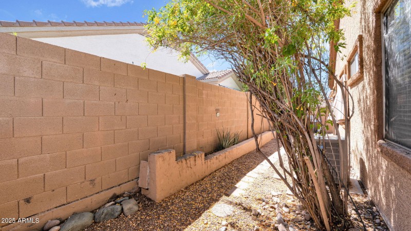 30-web-or-mls-P1085298