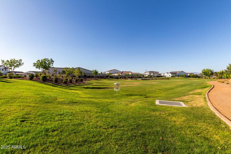 Disc golf & jogging/walking paths