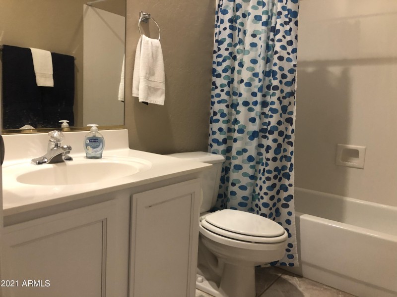 328B45D1-B2C8-468C-AD9C-3AE3143FE4BC