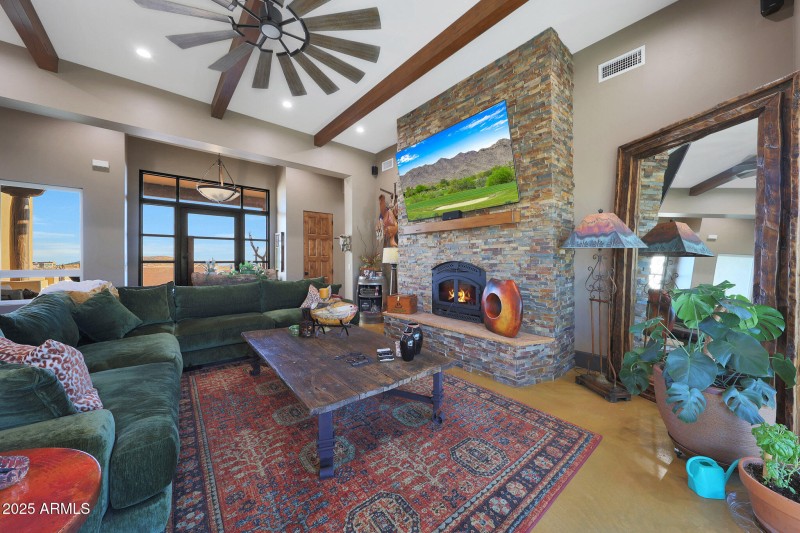 Cozy Fireplace for Chilly nights