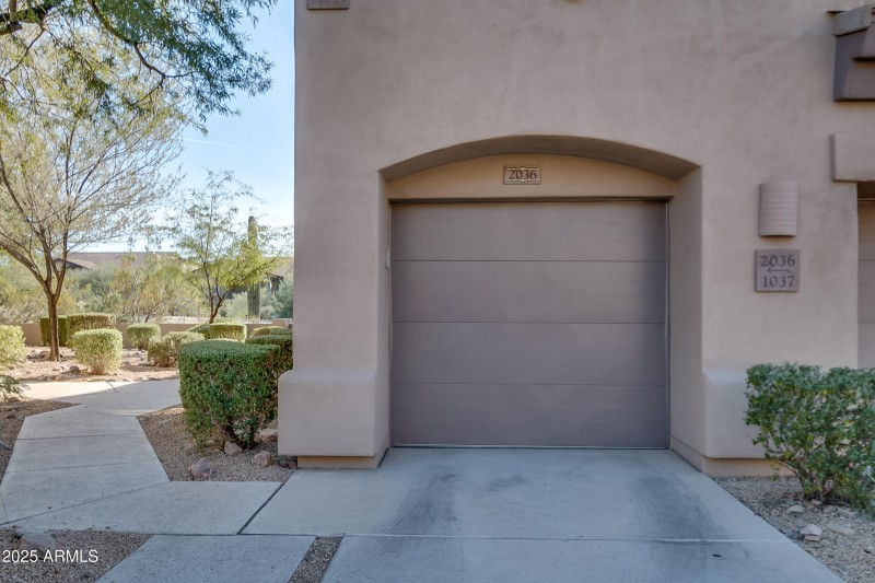 Thompson Peak-050 - garage 2