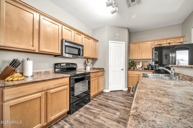 16917 W Sonora St-15_(2048)