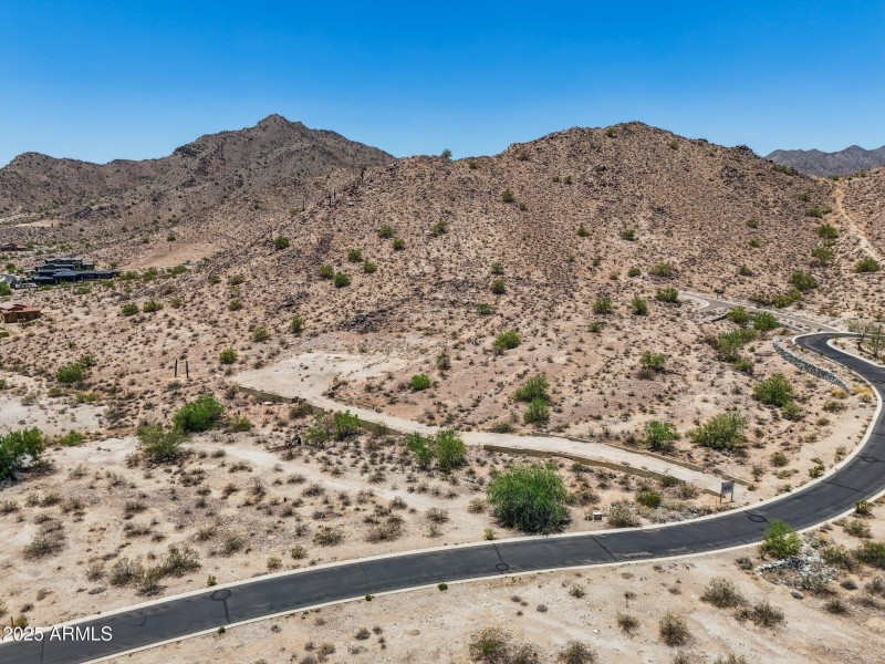 1-web-or-mls-3284-n-highlands-dr